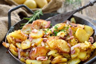 Пательня з курочкою та грибами