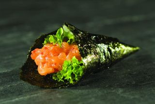 Temaki spicy salmon - 1 pezzo