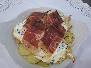 Huevos rotos (ración)