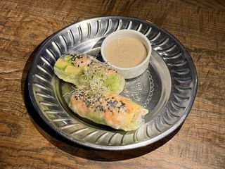 Спрінг рол з креветкою та авокадо (180g)