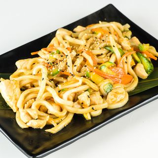 Udon con pollo