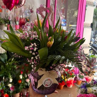 Centro de tulipán variado ( especial para día  de las madres)