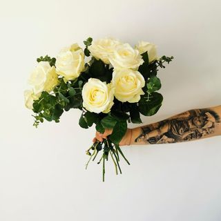 Buchet 11 trandafiri albi