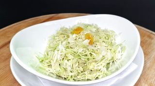 Kupus salata sa ljutom paprikom