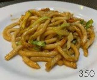 350. Yaki udon vegetariano