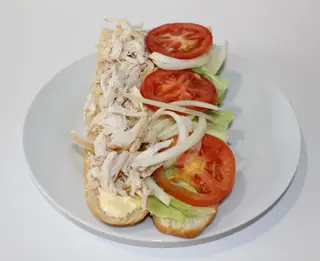 Bocadillo de pollo caliente
