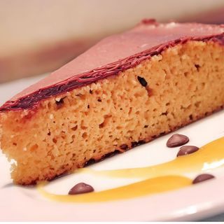 Bizcocho sin gluten de almendras con chocolate