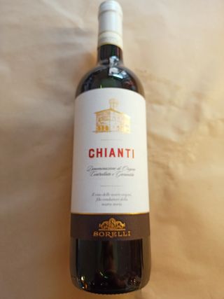 Vino rosso chianti