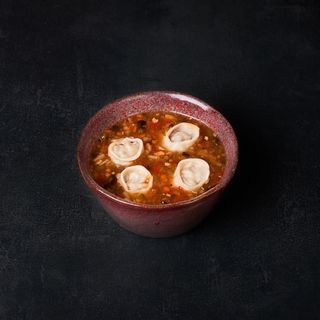 Chińska zupa ostro-kwaśna z pierożkami Wonton 4szt