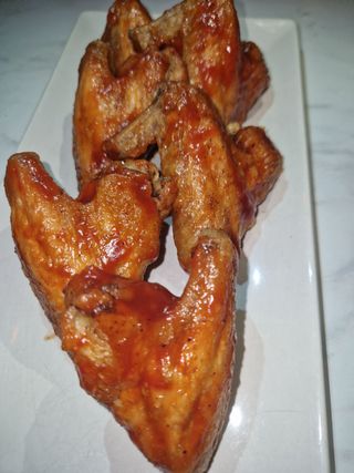 ALITAS DE POLLO BARBACOA