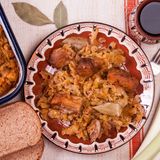 Свинско със зеле в гърне 