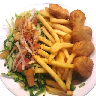 Nuggets Papas Y Ensalada
