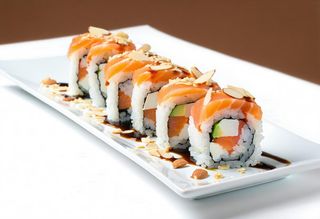 Uramaki black salmone