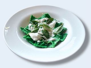 Равіолі з креветкою та куркою у вершковому соусі (200g)