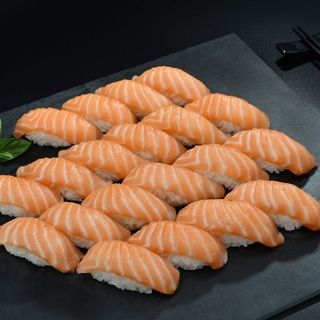 Salmon nigiri 20