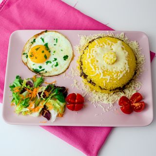 Cuscuz de Carne de Panela e Queijo