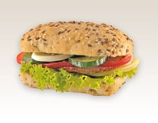 Kanapka wieloziarnista z kurczakiem 140 g