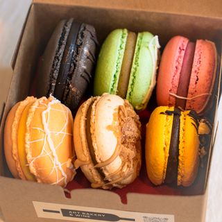 Box of 6 Macarons / Random