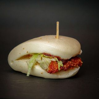 B024 BAO CON POLLO FRITTO