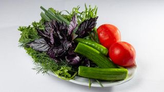 სეზონური ბოსტნეული და მწვანილი 450 გრ