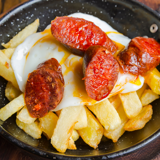 Huevos Rotos Con Chorizo