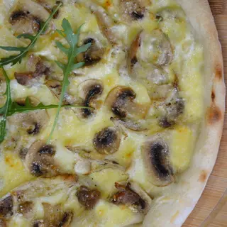 Pizza piletina i pečurke