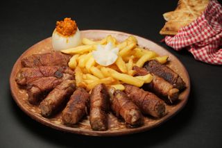 Ćevapi motani u špeku