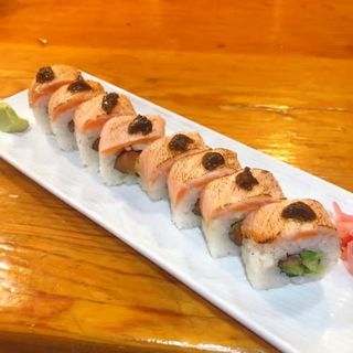 65. Salmón Y Trufa Roll