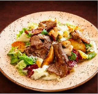 Ensalada Con Solomillo