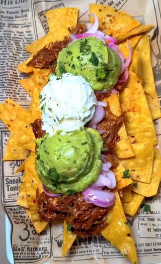 Natxos Con Guacamole Y Pico De Gallo (Ración Entera)