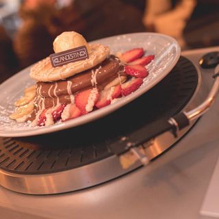 Pancakes de fresa y plátano