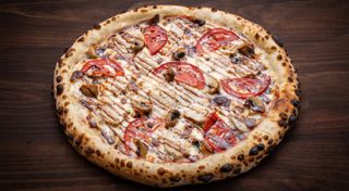 Піца з курячим філе та грибами