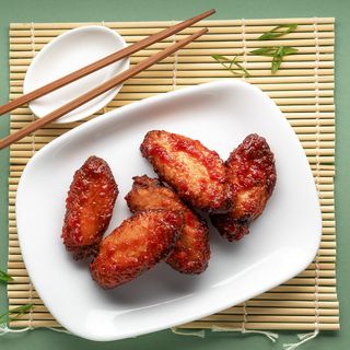 Курячі крильця в гострому соусі