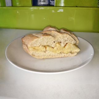 Bocadillo De Tortilla Española