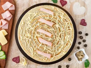Палачинка Свинско, кашкавал и сос Барбекю (230г)