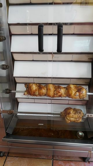 Pollo Asado con Patatas Fritas