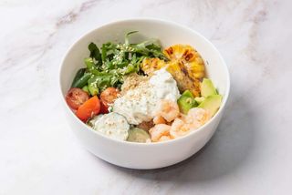 Боул с обжаренными креветками 