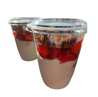 Jogurt z granolą
