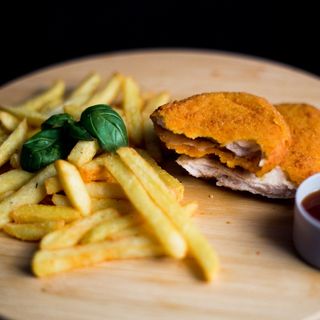 Meniu 2 snitel de pui+Sos Usturoi