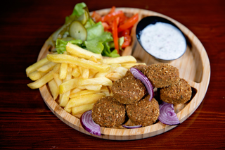 Falafel la farfurie