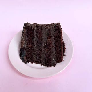 შოკოლადის ტორტის ნაჭერი 