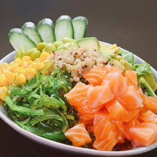 234C. Quinoa Blanco y Rojo Con Salmón