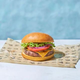 Classic Beef cheeseburger