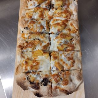 Pinsa patate tartufo guanciale 