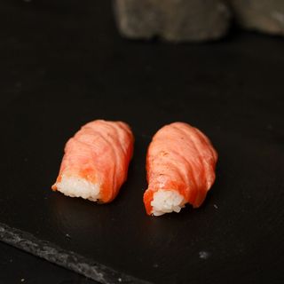 შებოლილი ორაგულის ნიგირი