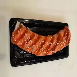Salmón Uramaki (9 Uds.)