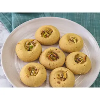 M.B Nankhatai 6 pcs