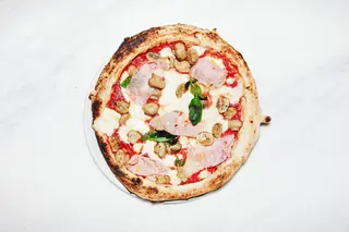 Pizza Cotto e Tris di Funghi (jamón e setas)