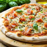 Tuna and red onion pizza