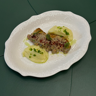 Стейк із філе індички з пюре та овочевим соте